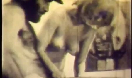 Tanár könyörtelen Tini alárendeltség pina nyalása kötve, szája tele cum
