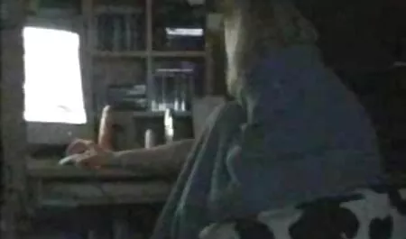 Busty alternatív szívem játszik borotvált punci vele punci
