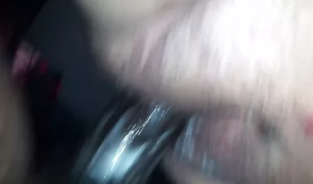Ladyboy perverz puncik ad a szopás, hogy egy nagy kakas, maszturbál, mint egy Szex gép.