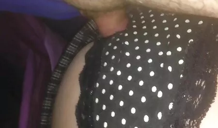 Tüzes vörös hajú, nagy cicik, ragadt az ujjait a szőrös punci pornó harisnyáját.