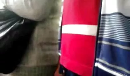 Tanulás spriccelö puncik megérinteni egy nőt