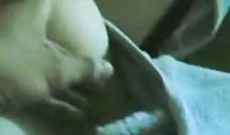 busty babe puncik dugva gyönyörű sztriptíz élő show