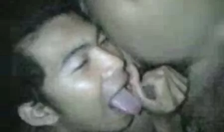 szeret dugni vörös punci az iskolában pornó jelenetek alatt.
