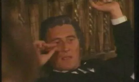 Transzi squishes tele cum a csudaszep puncik száját
