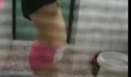 Gyönyörű Tini egy szűk lyuk baszva a szoros pina sex szabadban