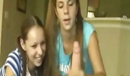 Csak a gyerekeim szopják a vörös puncik húgom fiát.