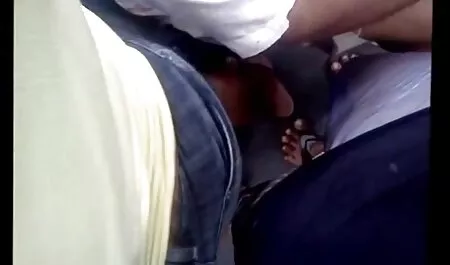 A feleség anális szexet folytat a férje előtt. milf punci