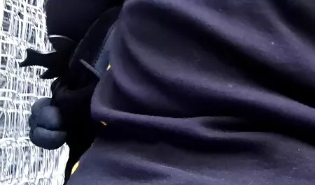 Hatalmas cicik jelennek meg, szőrös pina maszti hogy a legteljesebb a Btra-BangBros!
