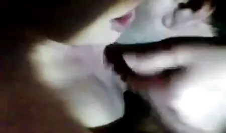 Shegirl fiatal punciba élvezés A Kis Mell keni az elegáns, maszturbál nehéz