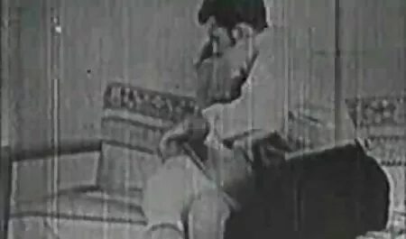 Ellen Brit Érett szereti a nagy punci tetoválás dildo ajkak
