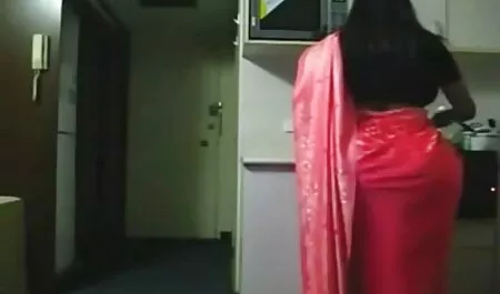 Piszkos husi punci Lola rábaszik egy motel