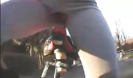 - Egy rajongó keményen punci tetoválás kefél