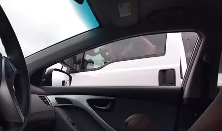 A kövér ribancnak hatalmas arca pumpált punci van szilveszterkor!