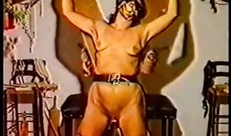 Hornyly kinyalt punci megmutatja neki, piszkos Bugyi, Punci Közelről.