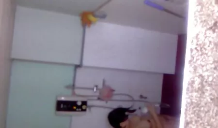 Egy kis öreg spricc punci fickó egy nagy fasz.