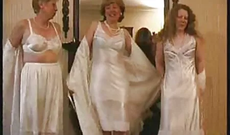 Érzéki busty amatőr puncik babe num Hármasban Leszbikus